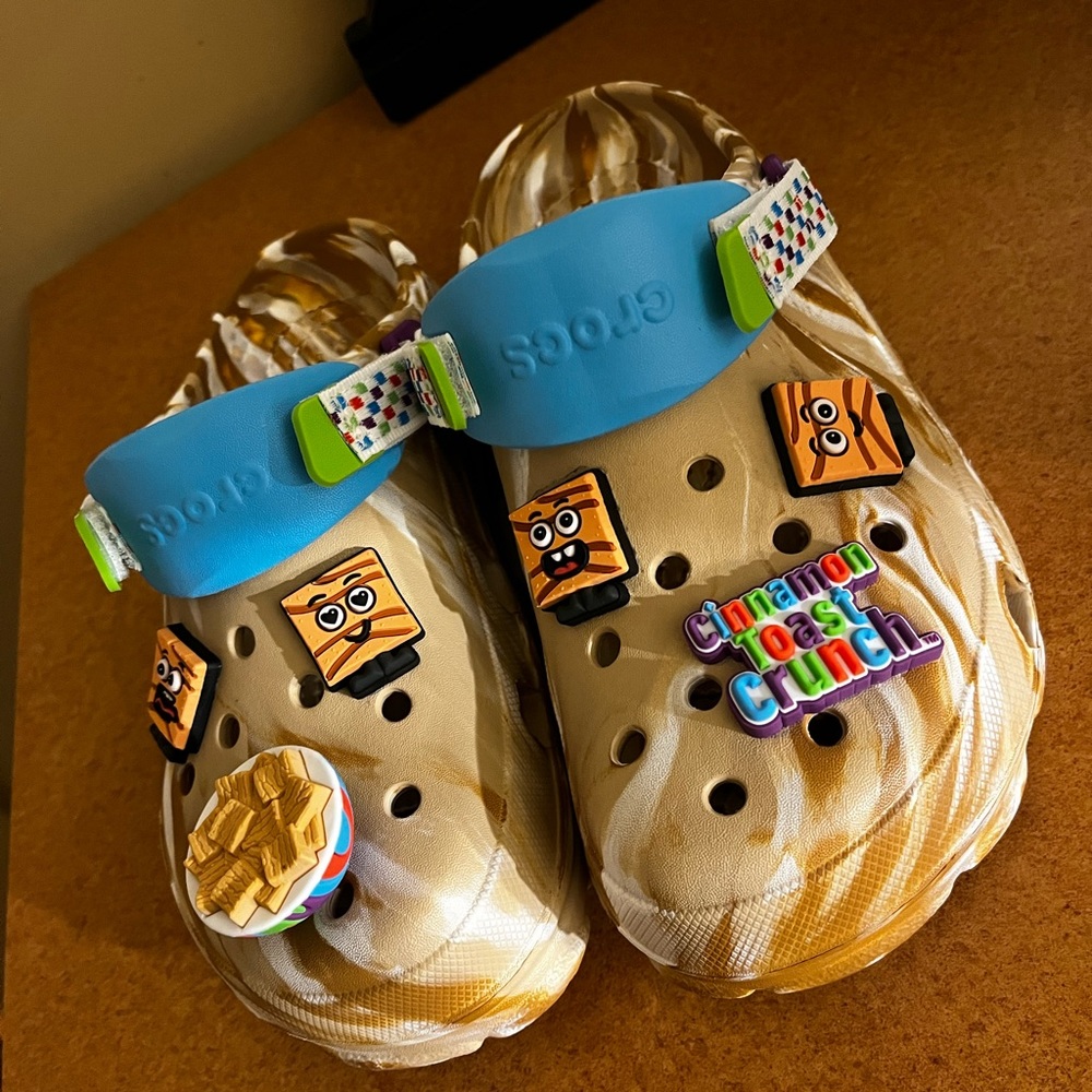 Cinnamon Toast Crunch X Crocs